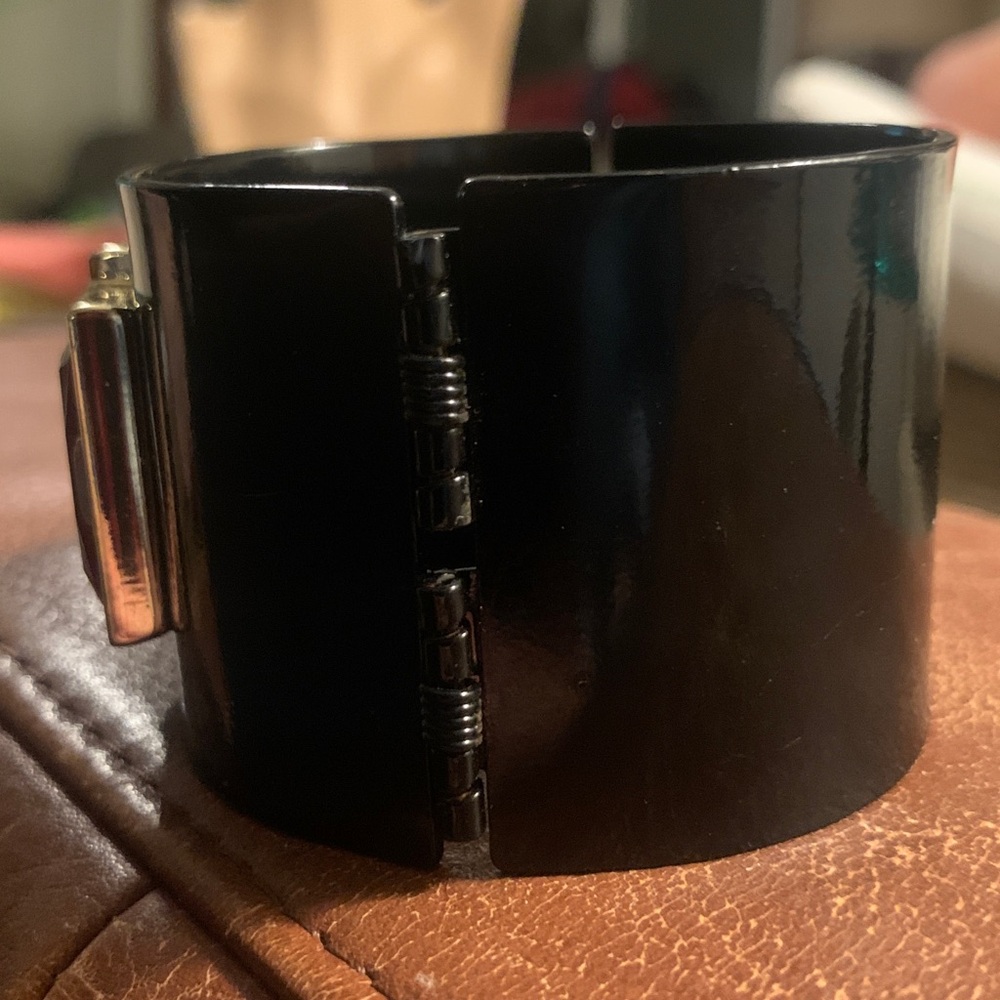 LEE ANGEL ART DECO MODERNIST OUNK GOTH BLACK ENAMELED METAL HINGED CUFF - Picture 4 of 12